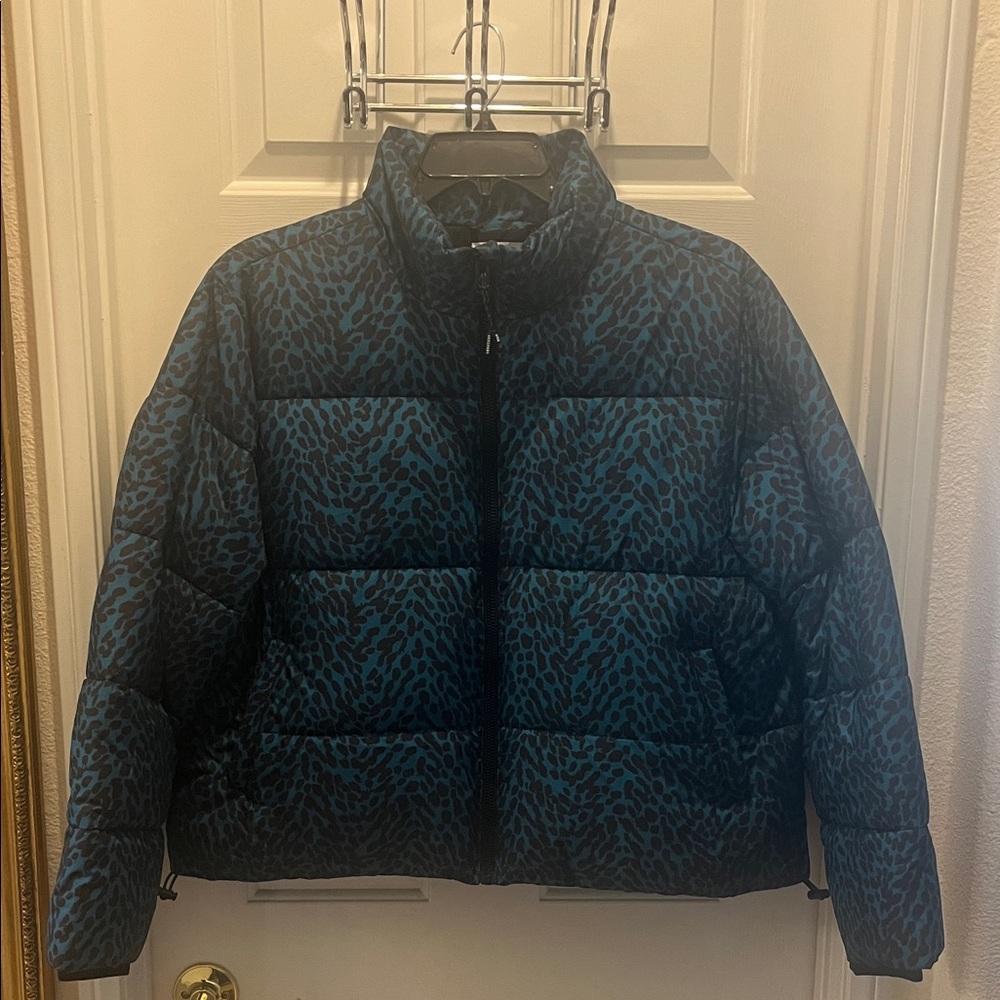 Skechers Blue and Black Leopard Print Puffer Jacket